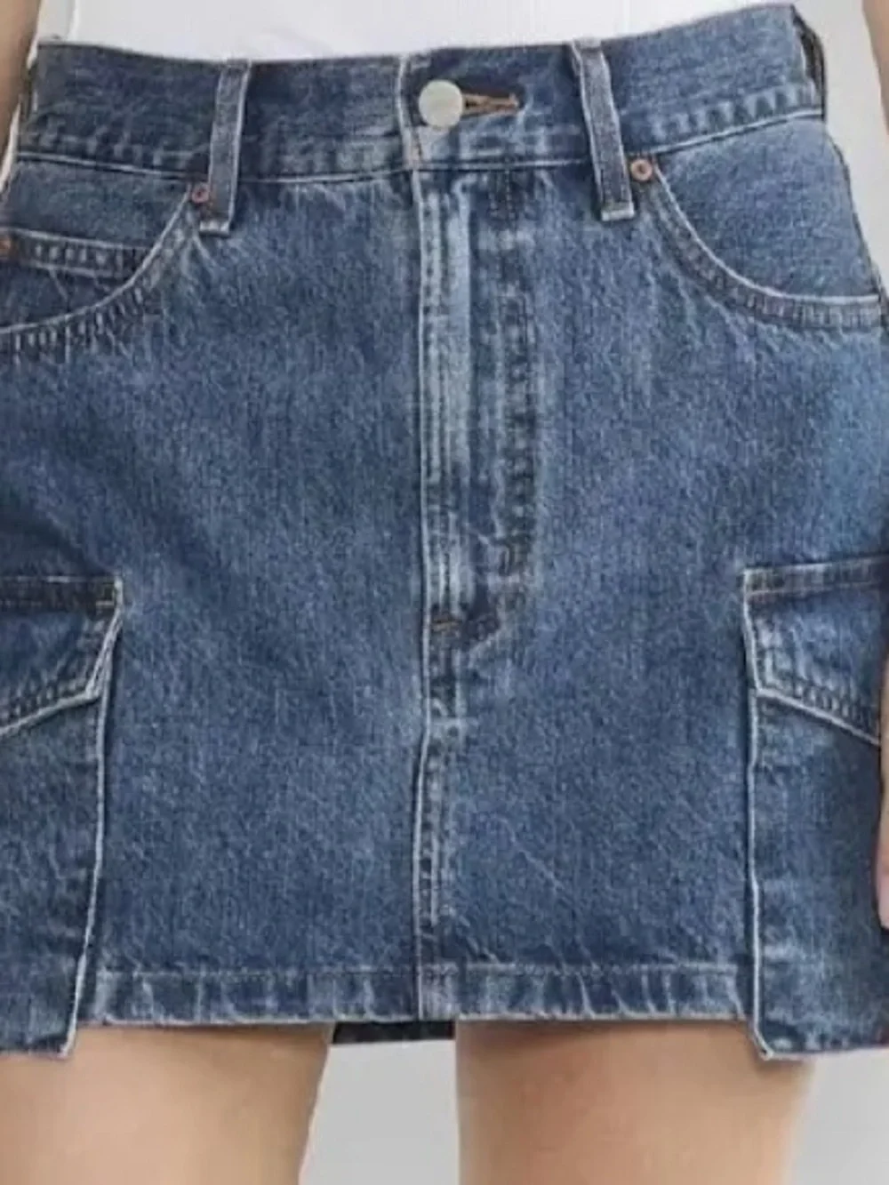 Aritzia denim forum cargo denim mini skirt size 23